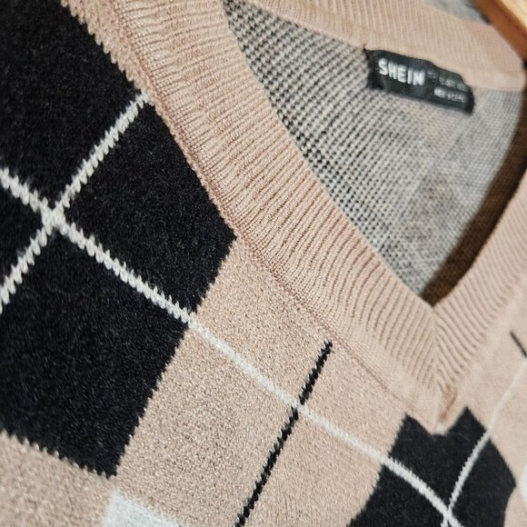 Argyle V-Neck Sweater SHEIN Womens Beige & Black Knitted 8 Light Academia Preppy - Picture 3 of 11